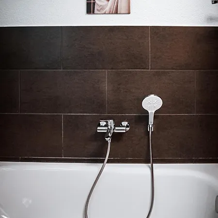 Apartment Artistique 4*
